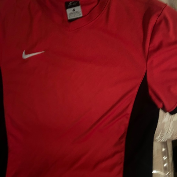 Nike size small men’s red black dry fit - Picture 7 of 16